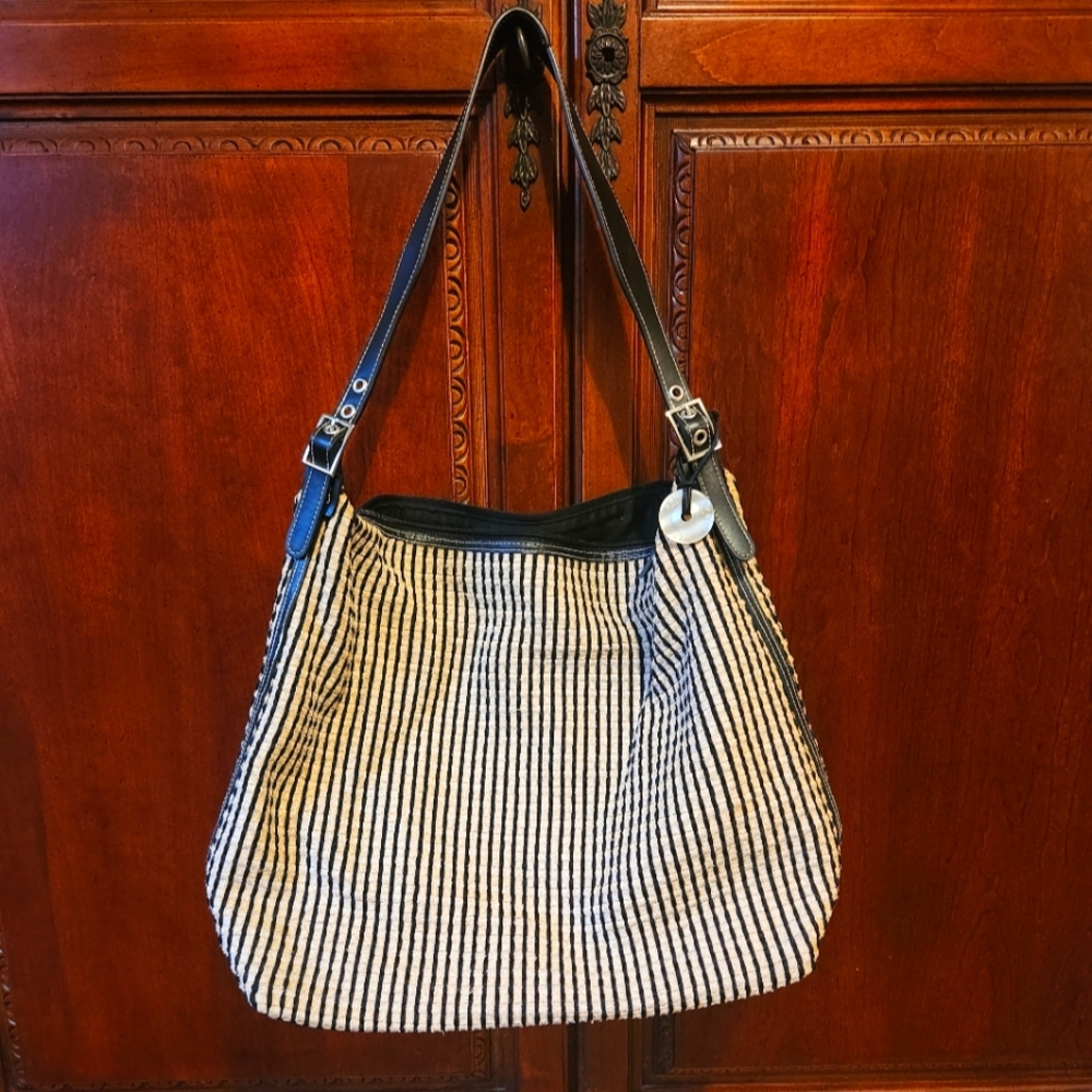 The SAK  Shoulder BAG/Satchel
